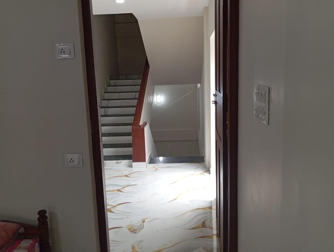 The Bunkhouse Lodge & Hostel Коччи Номер фото